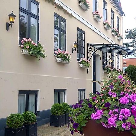 Park Hotel & Vinbar Фредериксхавн Экстерьер фото